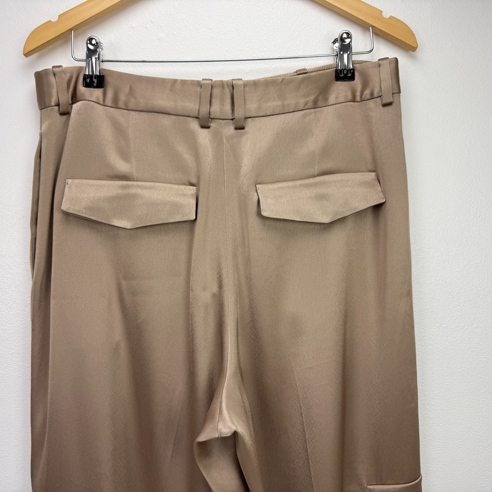 Babaton Aritzia Outgoing Satin Cargo Pants Womens 12 Taupe Pleated Party Holiday - Picture 9 of 15